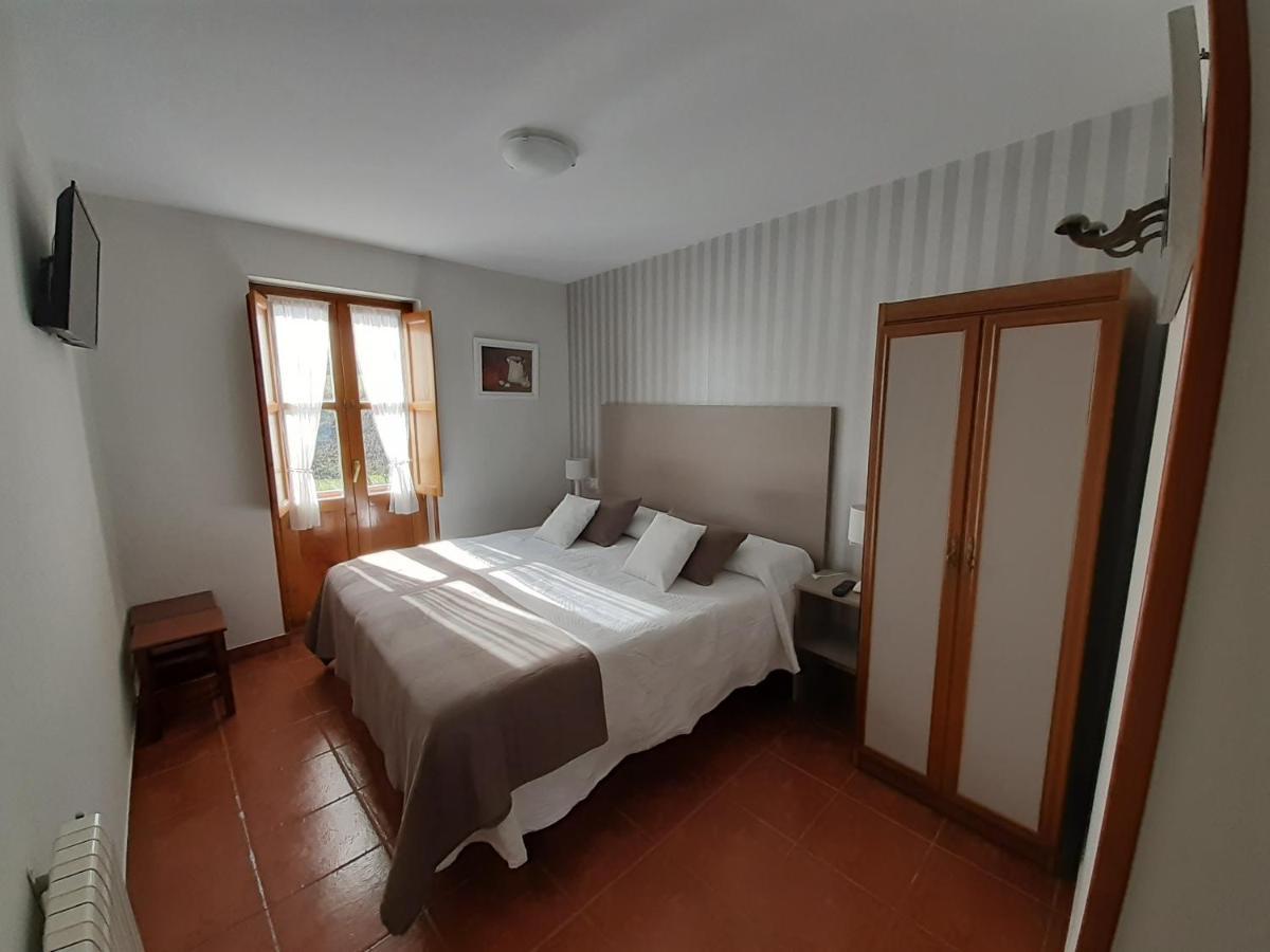 בית הארחה Ortiguero 	La Casona Del Jou מראה חיצוני תמונה